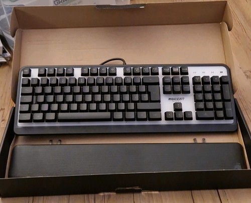 Roccat magma rgb - roccat,